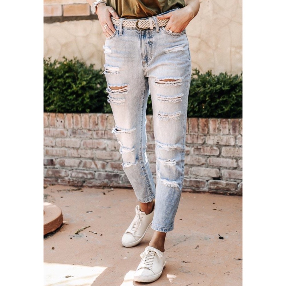 NWT Kancan High Rise Super Distressed Mom KC9176L